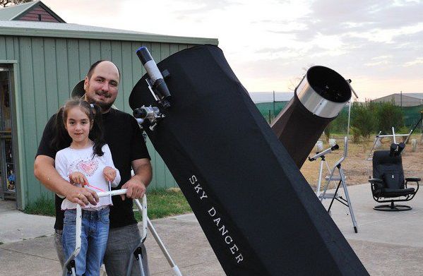 Alex Cherney and his daughter, who led him to the stars (Photo: Facebook)